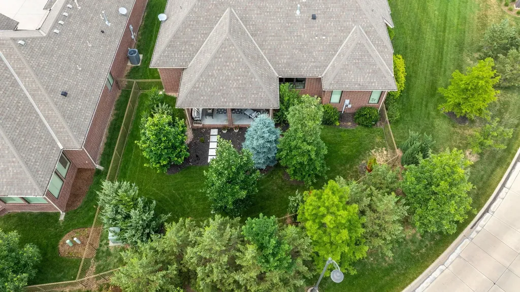 1607 N Red Oaks Wichita KS 67206