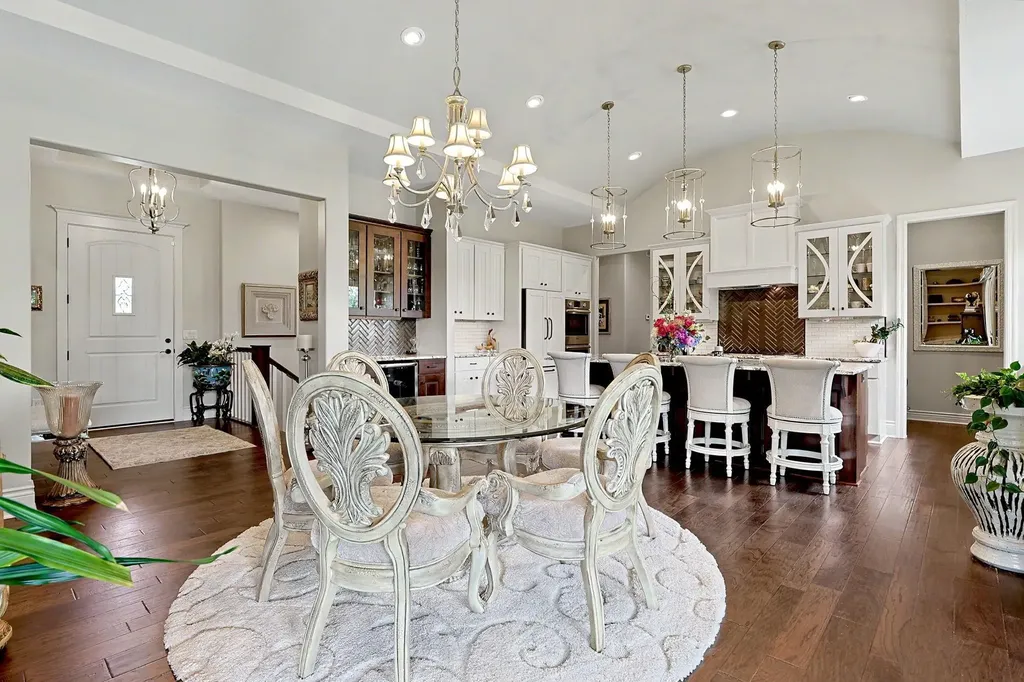 1607 N Red Oaks Wichita KS 67206