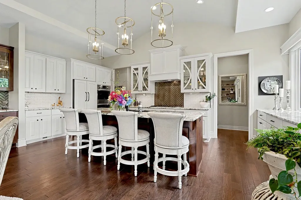1607 N Red Oaks Wichita KS 67206