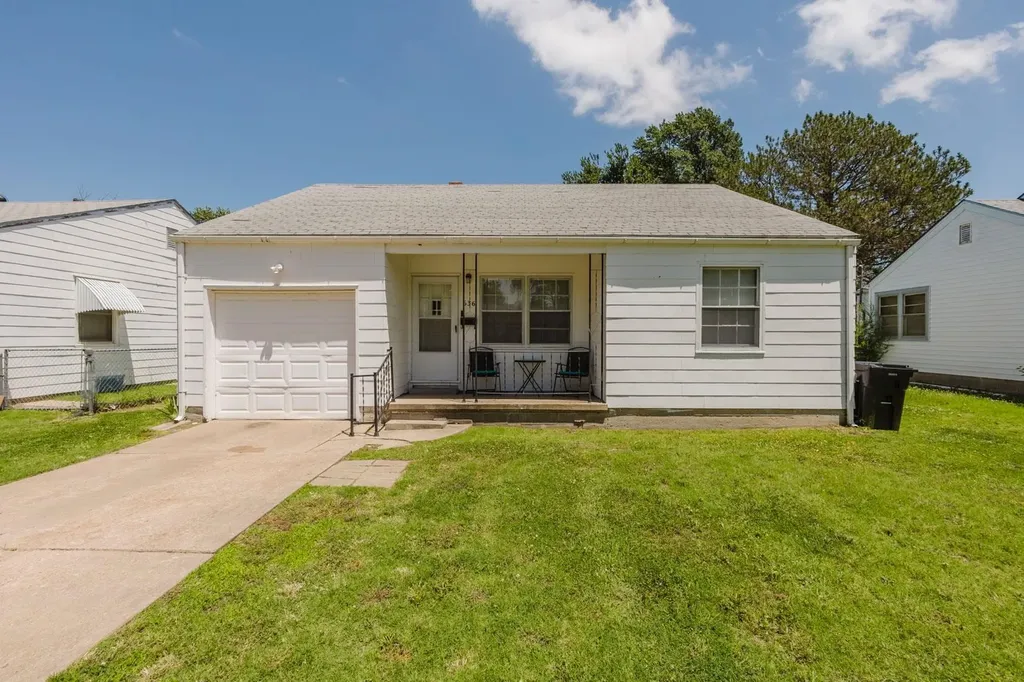 636 S Pinecrest Wichita KS 67218