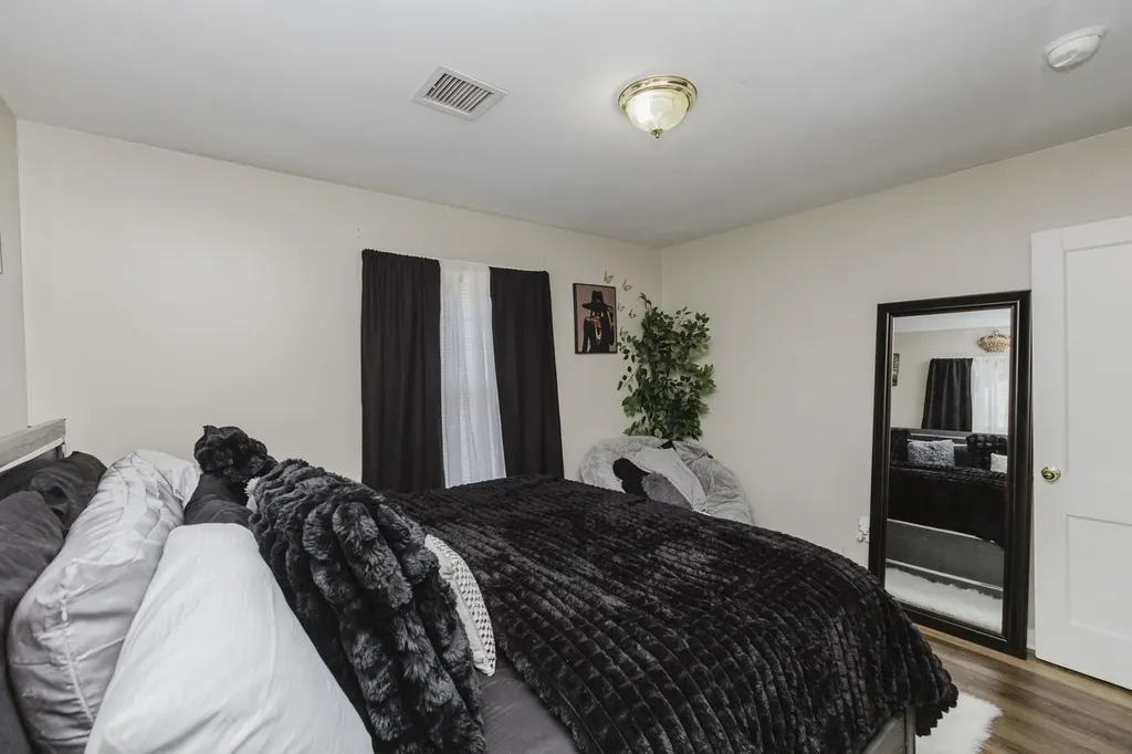636 S Pinecrest Wichita KS 67218