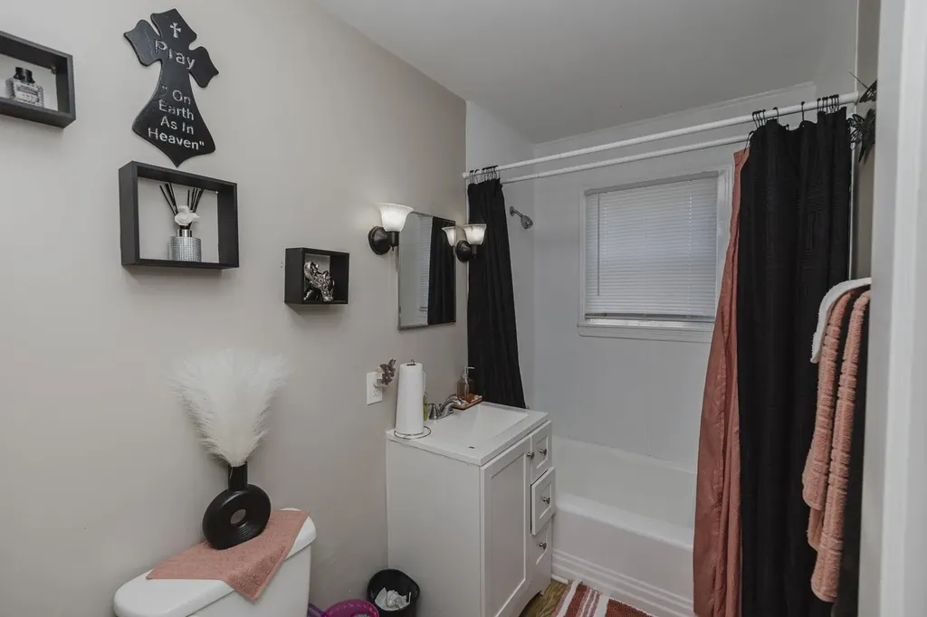 636 S Pinecrest Wichita KS 67218