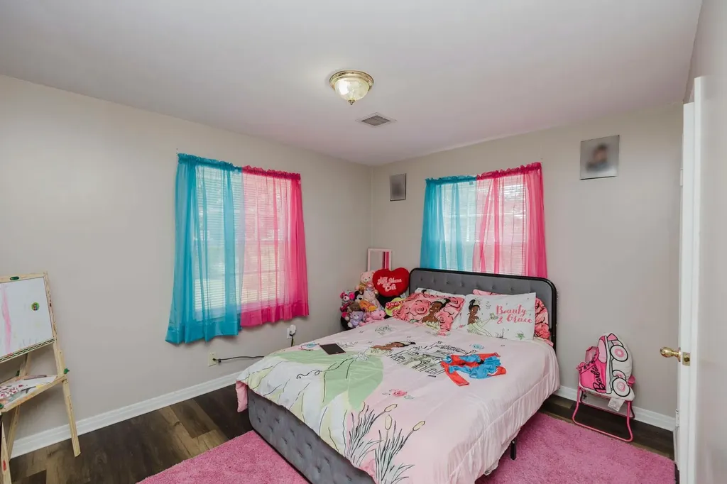 636 S Pinecrest Wichita KS 67218