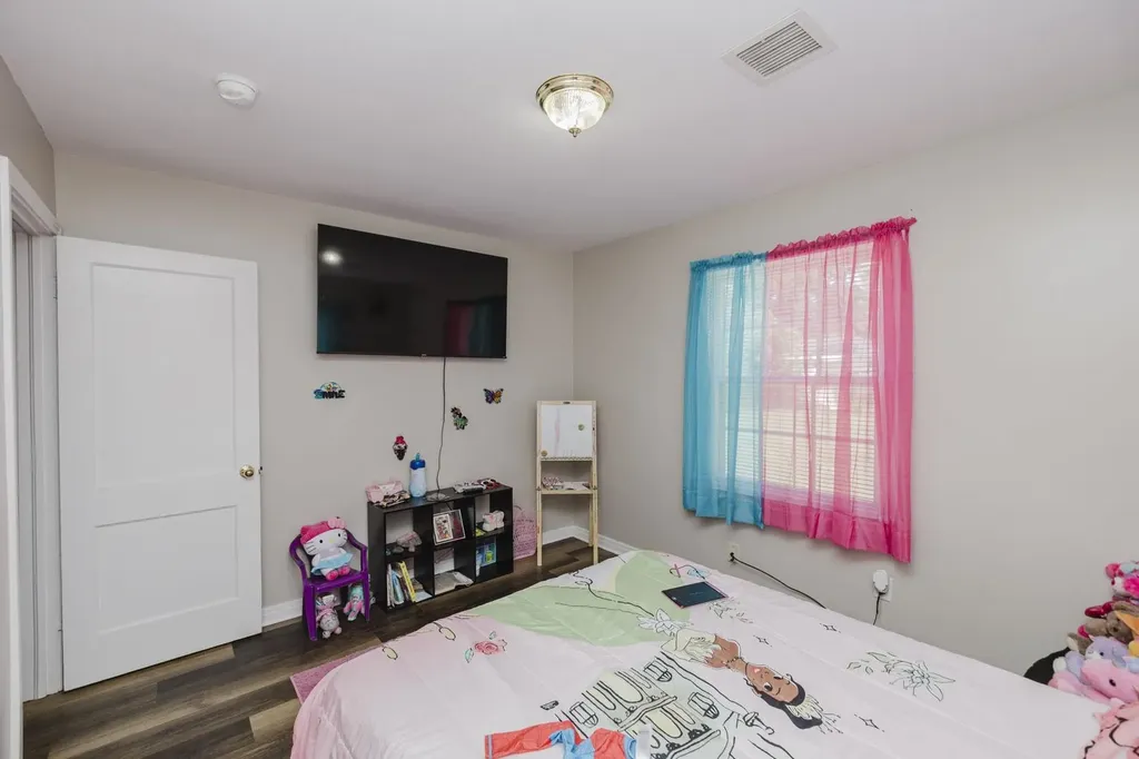 636 S Pinecrest Wichita KS 67218