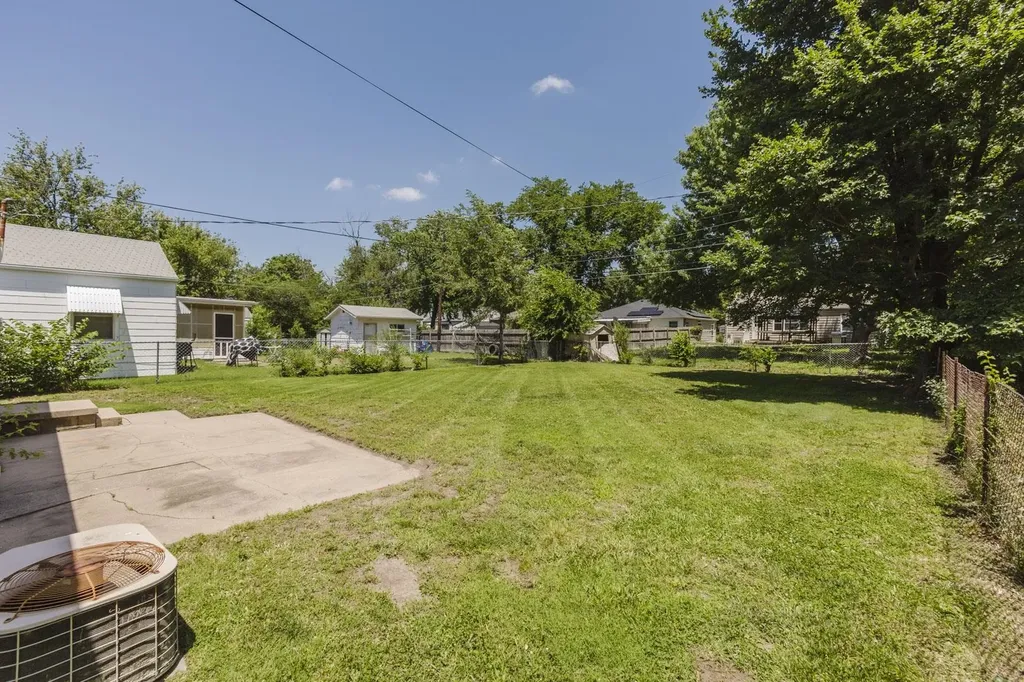 636 S Pinecrest Wichita KS 67218