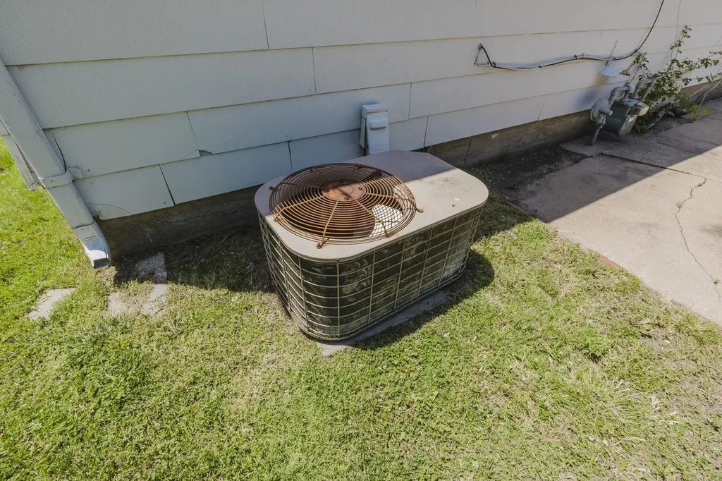 636 S Pinecrest Wichita KS 67218