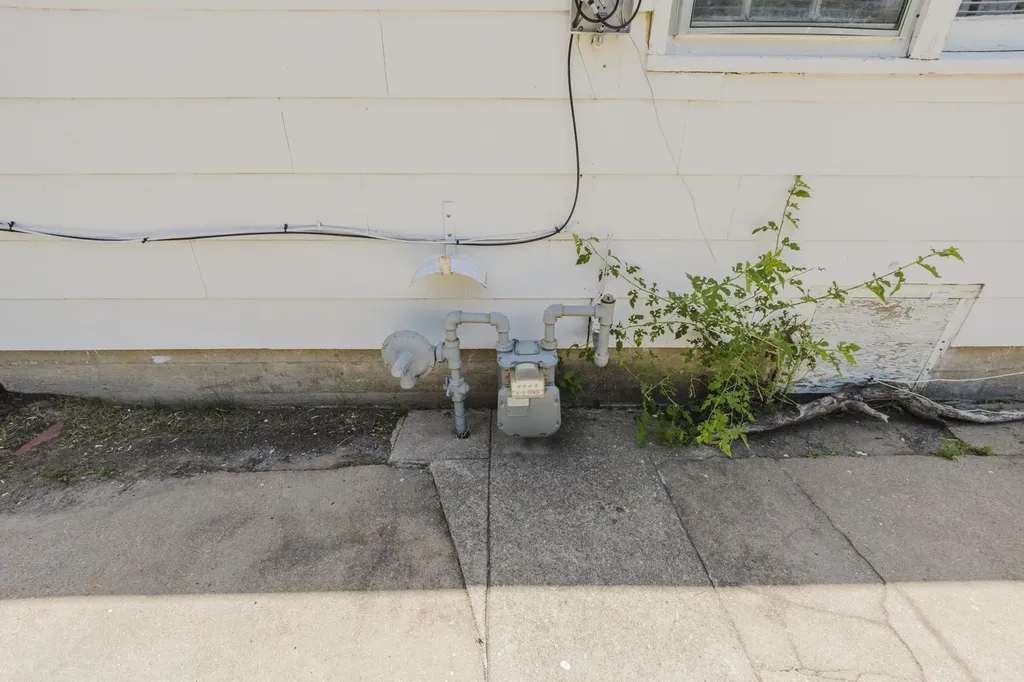 636 S Pinecrest Wichita KS 67218