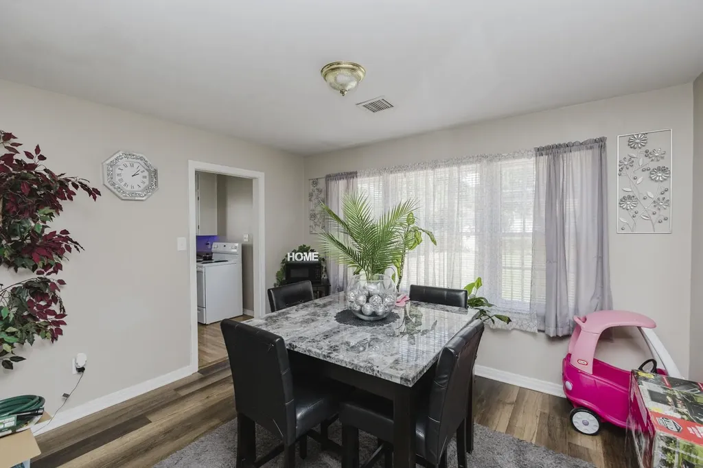 636 S Pinecrest Wichita KS 67218