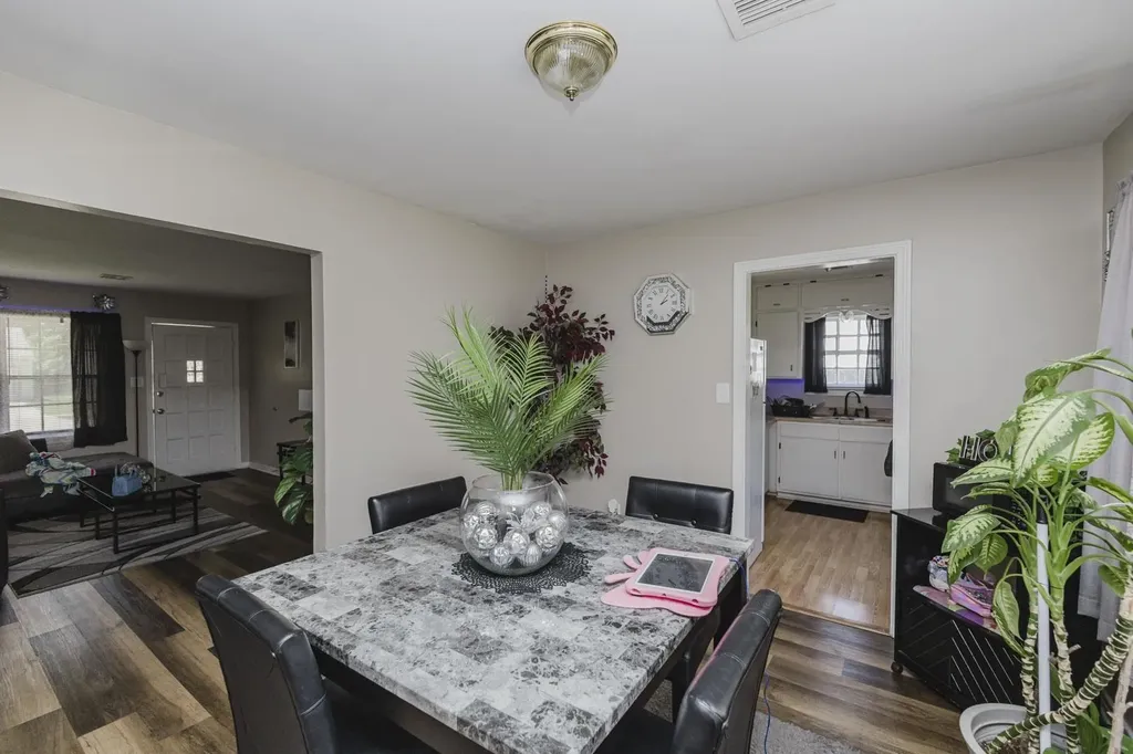 636 S Pinecrest Wichita KS 67218