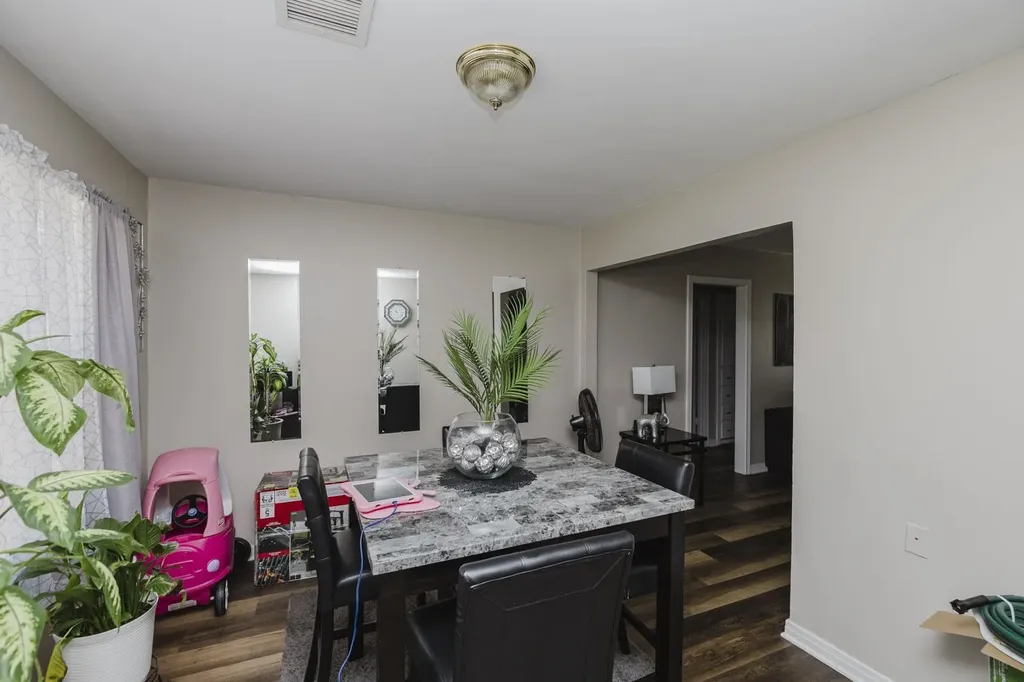 636 S Pinecrest Wichita KS 67218