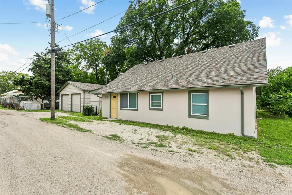 1836 S Laura Avenue Wichita KS 67211