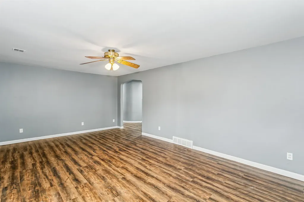 1836 S Laura Avenue Wichita KS 67211