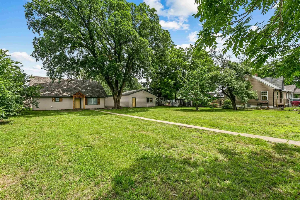 1836 S Laura Avenue Wichita KS 67211