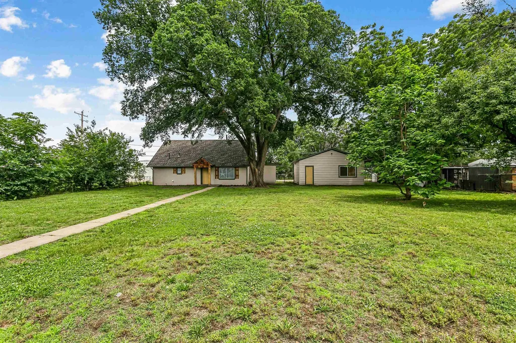 1836 S Laura Avenue Wichita KS 67211