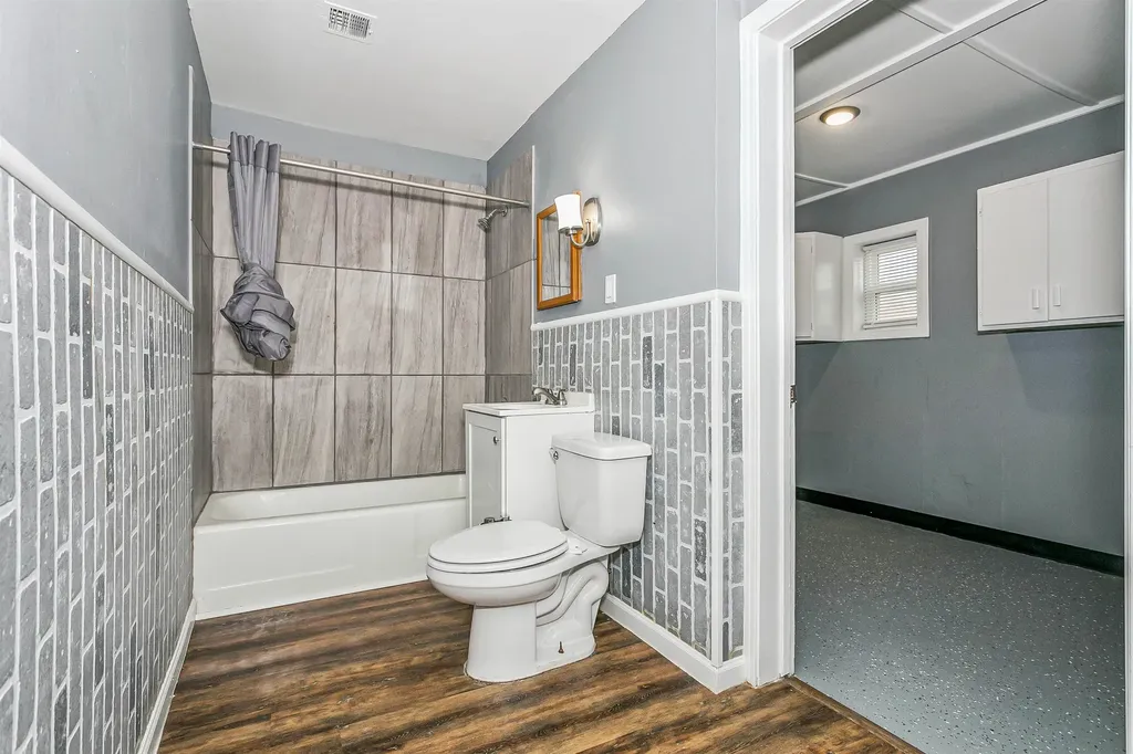 1836 S Laura Avenue Wichita KS 67211
