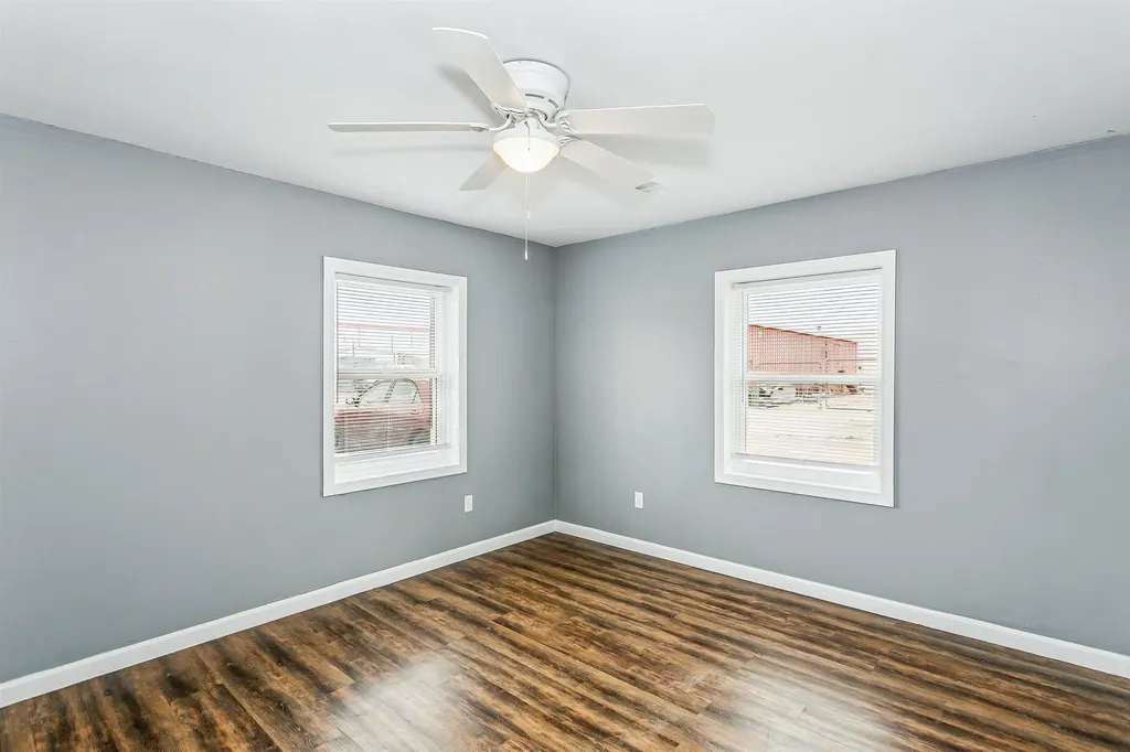 1836 S Laura Avenue Wichita KS 67211