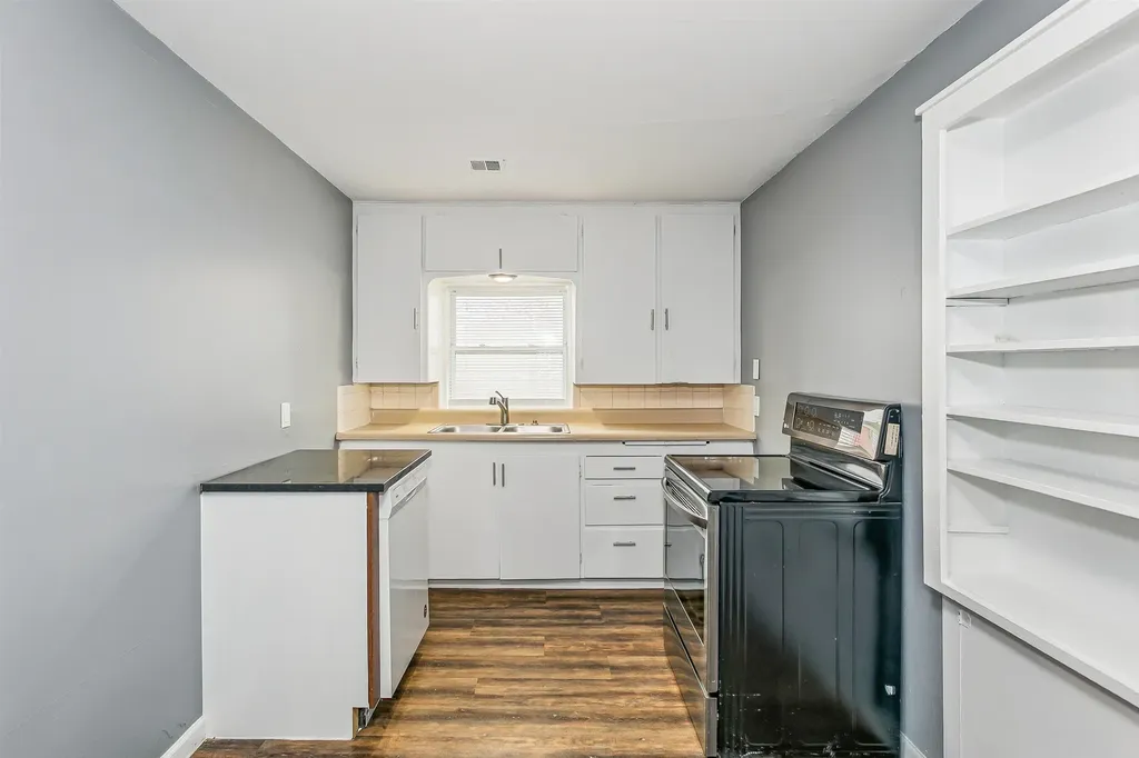 1836 S Laura Avenue Wichita KS 67211