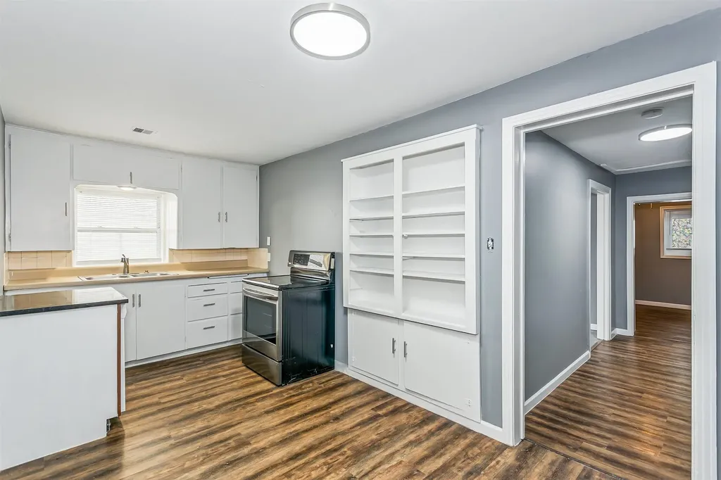 1836 S Laura Avenue Wichita KS 67211