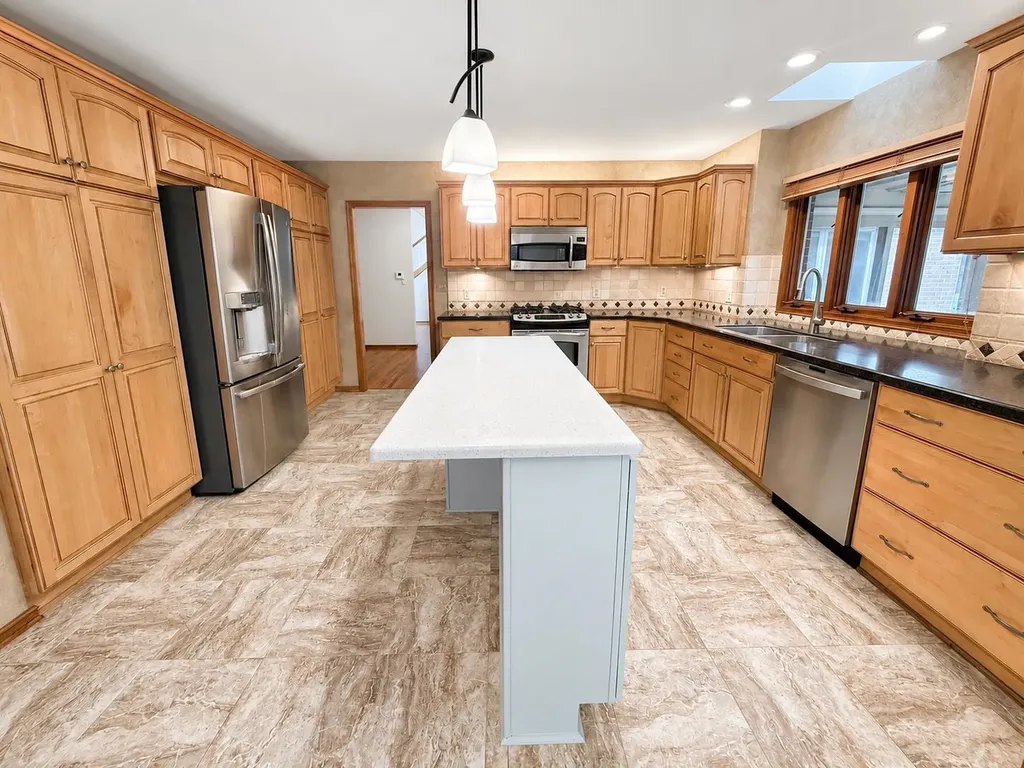 6904 E Aberdeen Wichita KS 67206