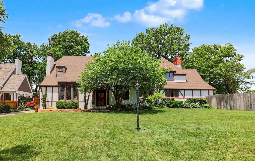 3740 Sleepy Hollow Drive Wichita KS 67208