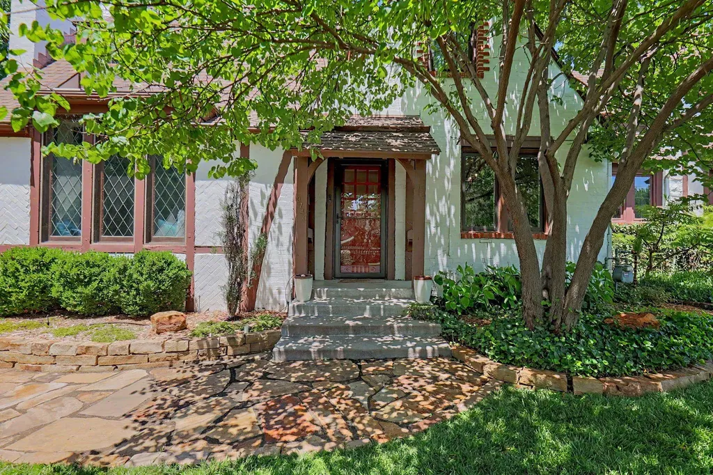 3740 Sleepy Hollow Drive Wichita KS 67208