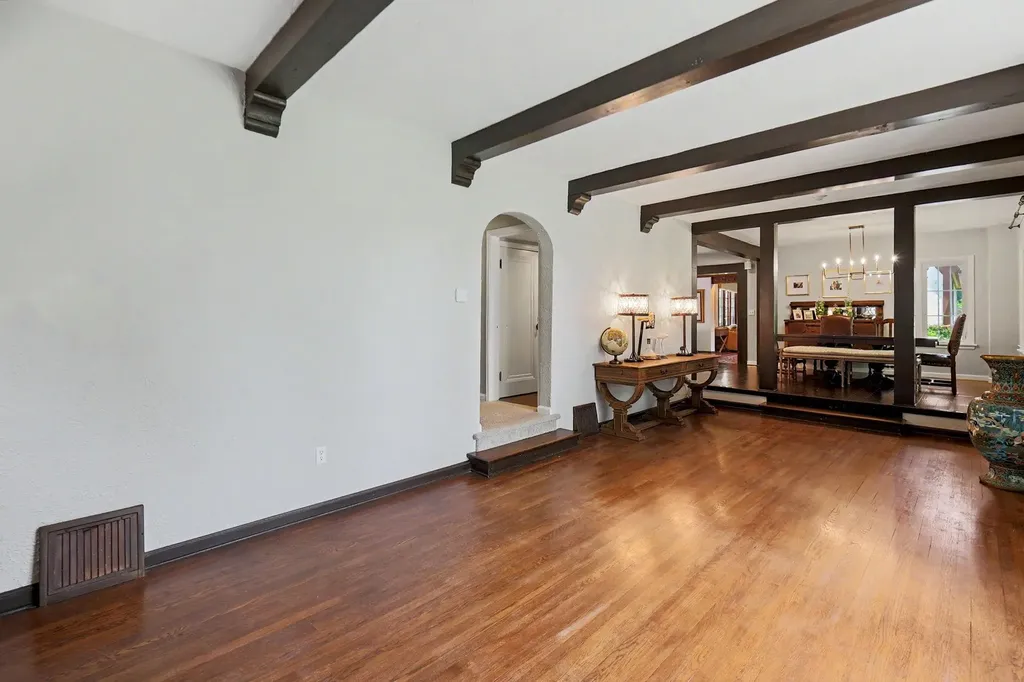 3740 Sleepy Hollow Drive Wichita KS 67208