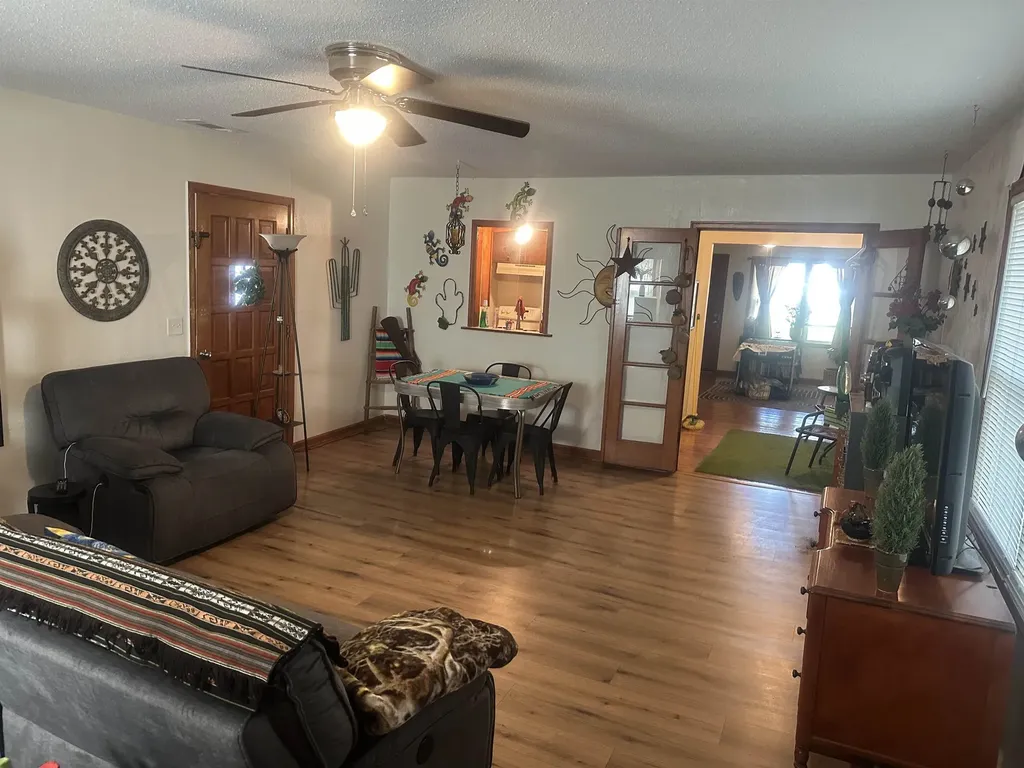 637 S Lightner Drive Wichita KS 67218