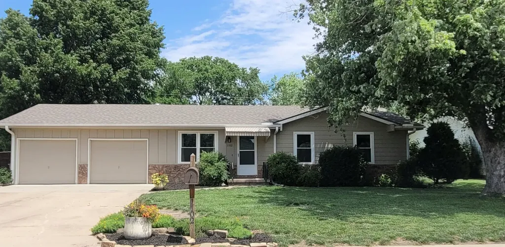 1102 E 5th Street Douglass KS 67039-9658