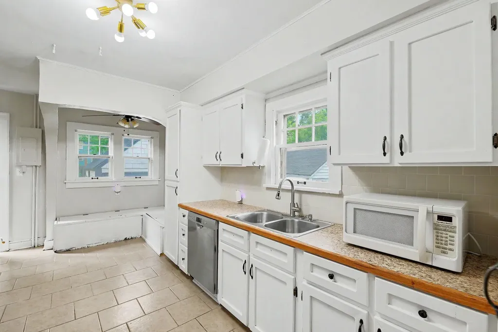 3719 E Edgemont Place Wichita KS 67208