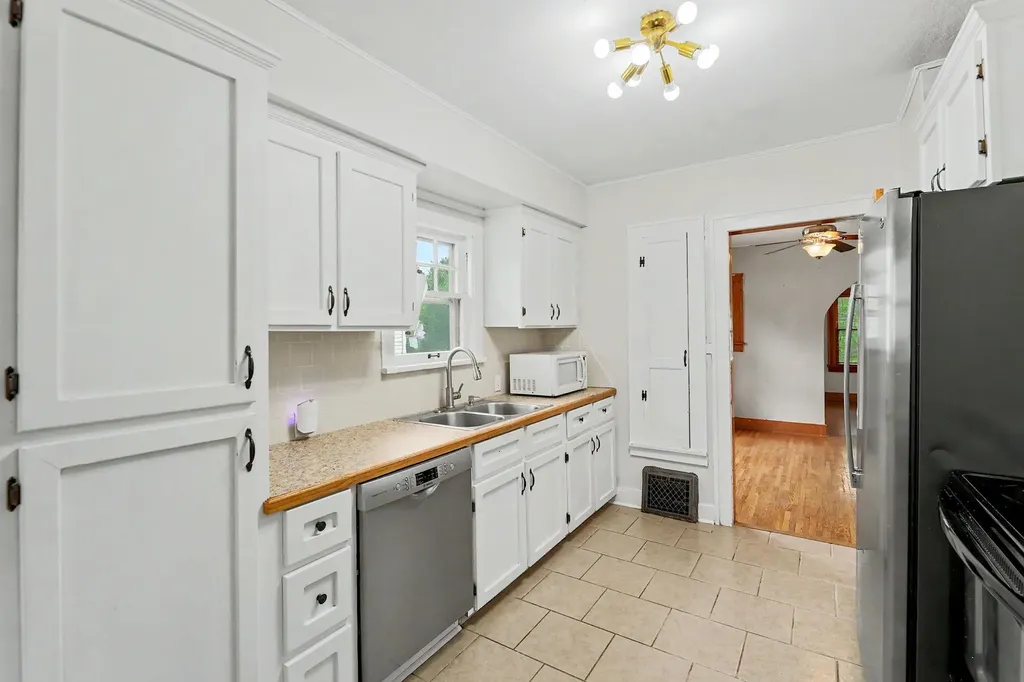 3719 E Edgemont Place Wichita KS 67208