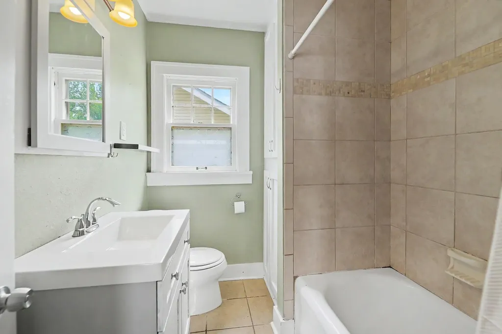 3719 E Edgemont Place Wichita KS 67208