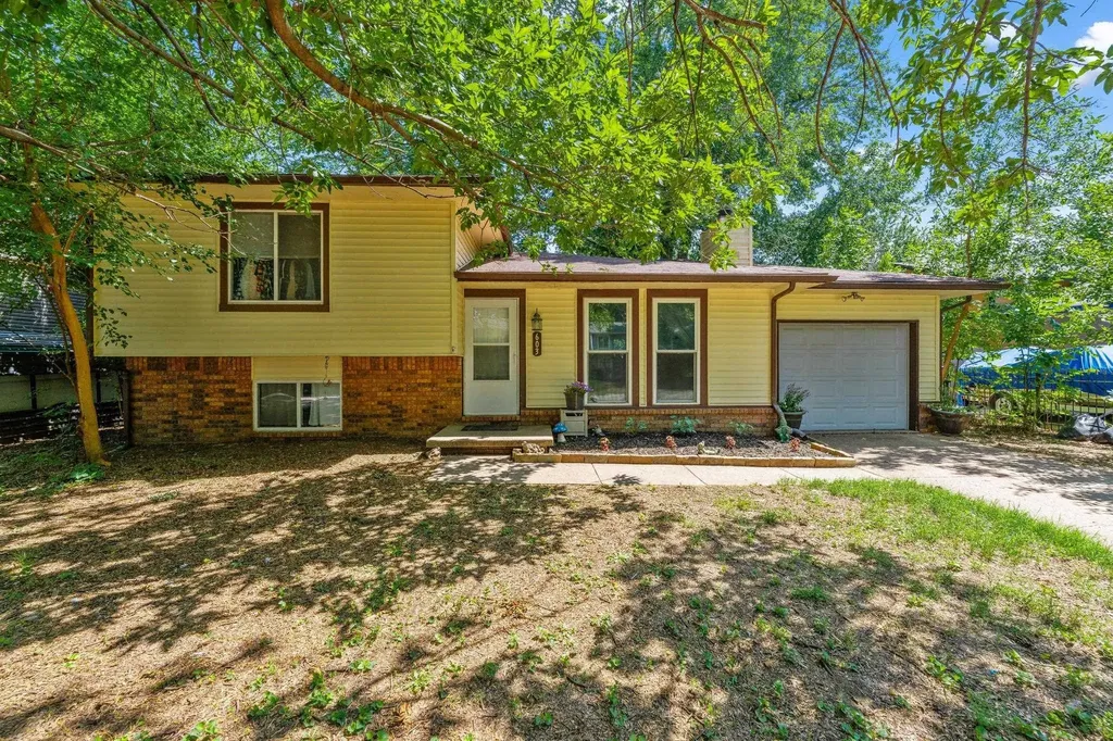603 E 54th Street South Wichita KS 67216