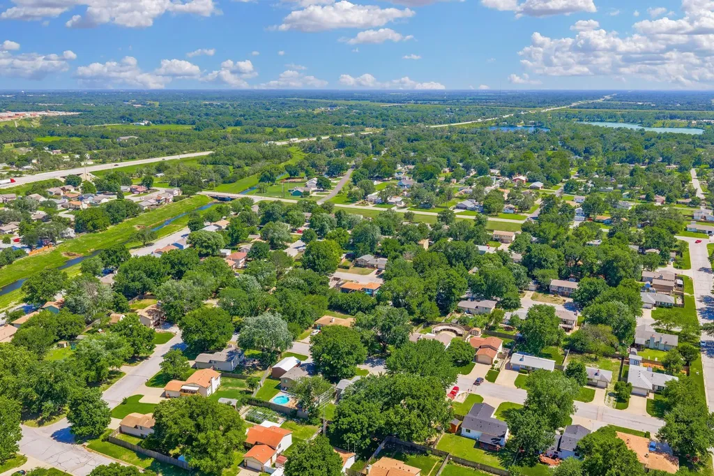 603 E 54th Street South Wichita KS 67216