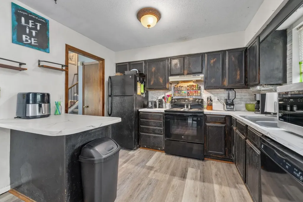 603 E 54th Street South Wichita KS 67216
