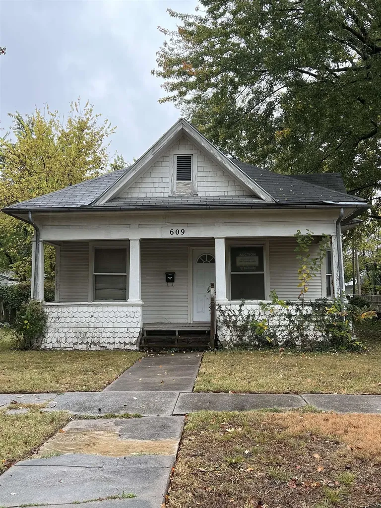 609 E 13th Winfield KS 67156