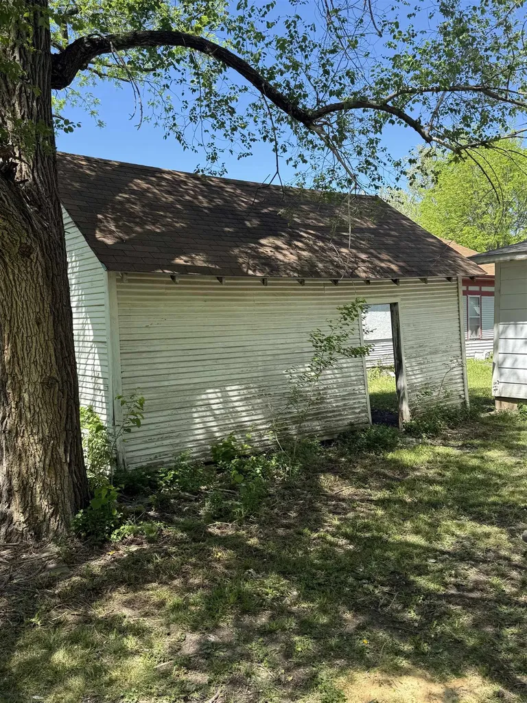 609 E 13th Winfield KS 67156