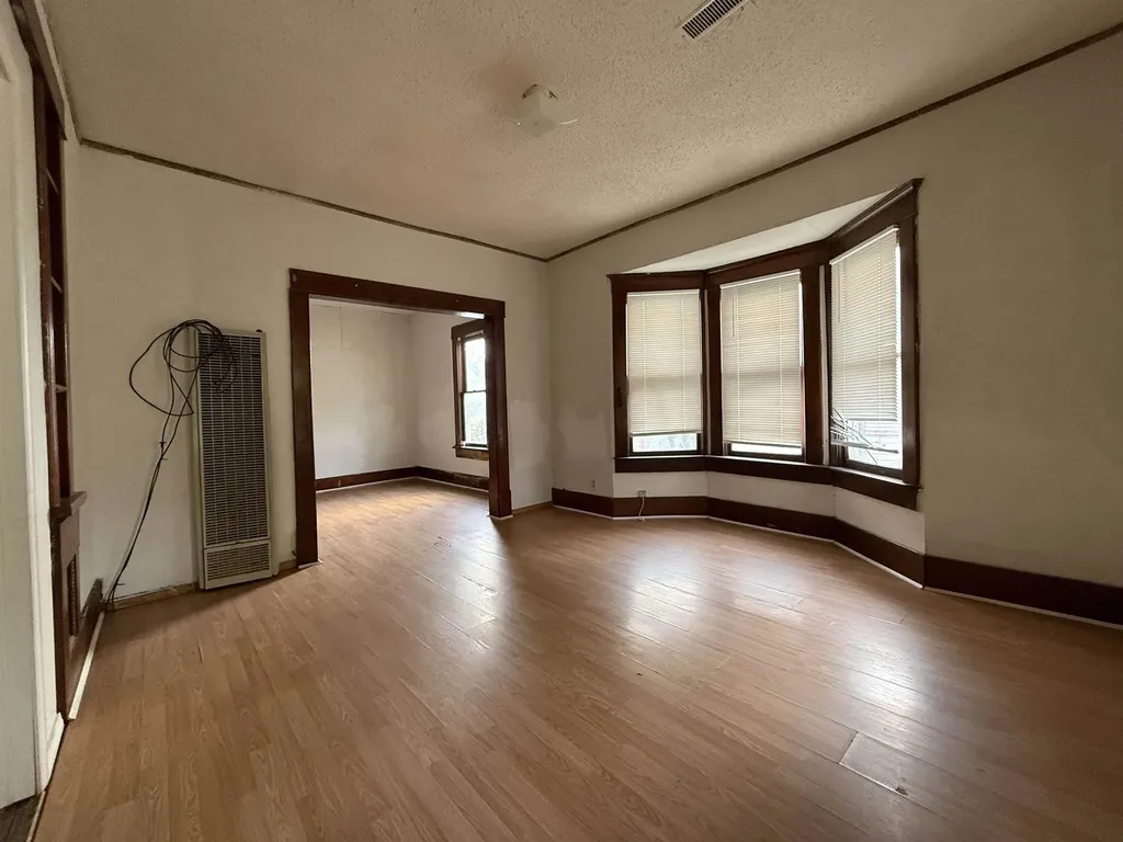 609 E 13th Winfield KS 67156