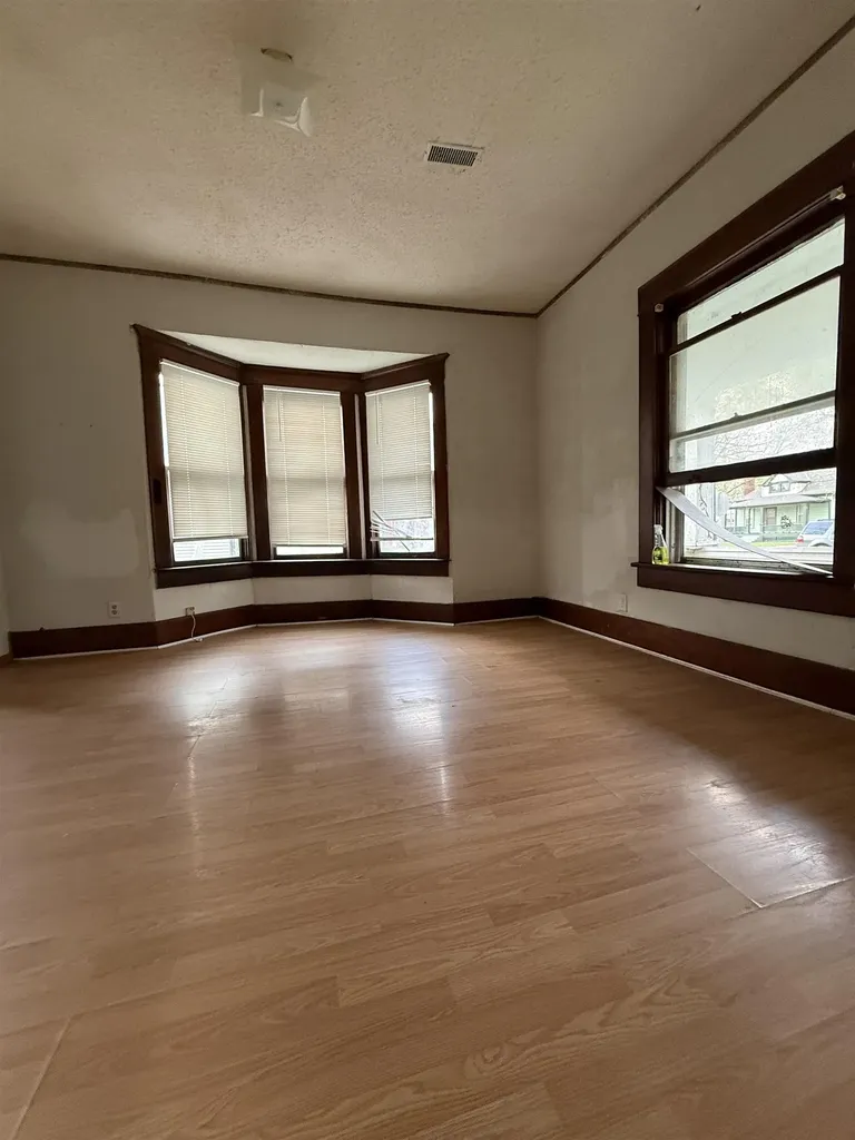 609 E 13th Winfield KS 67156