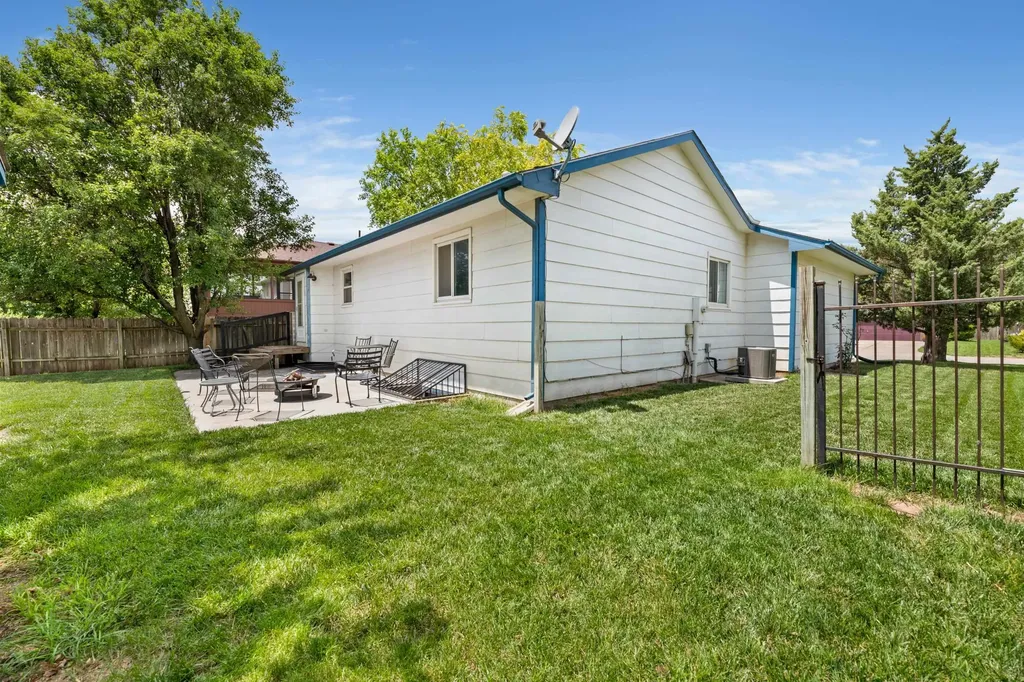 10813 W Blake Circle Wichita KS 67209