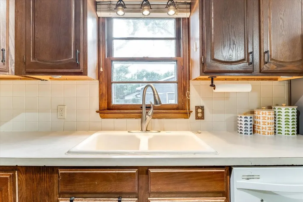 1807 N Kessler Wichita KS 67203