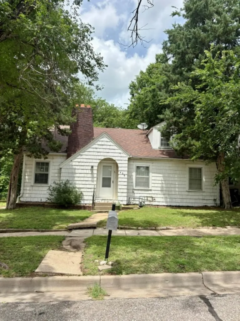 426 W Cave Springs Avenue El Dorado KS 67042