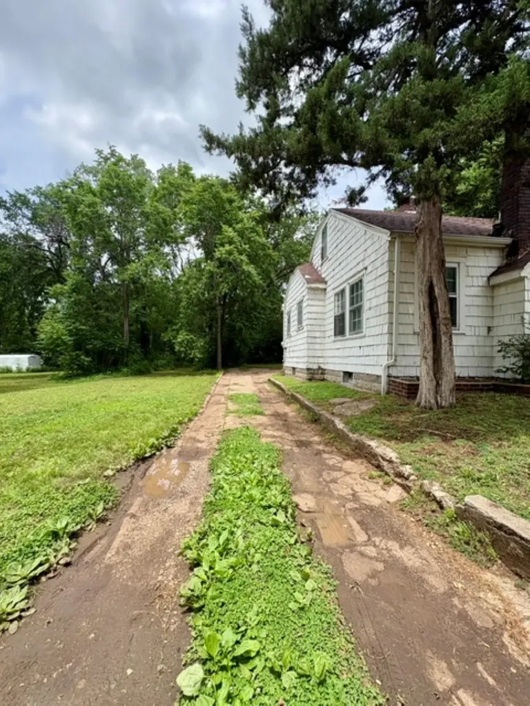 426 W Cave Springs Avenue El Dorado KS 67042
