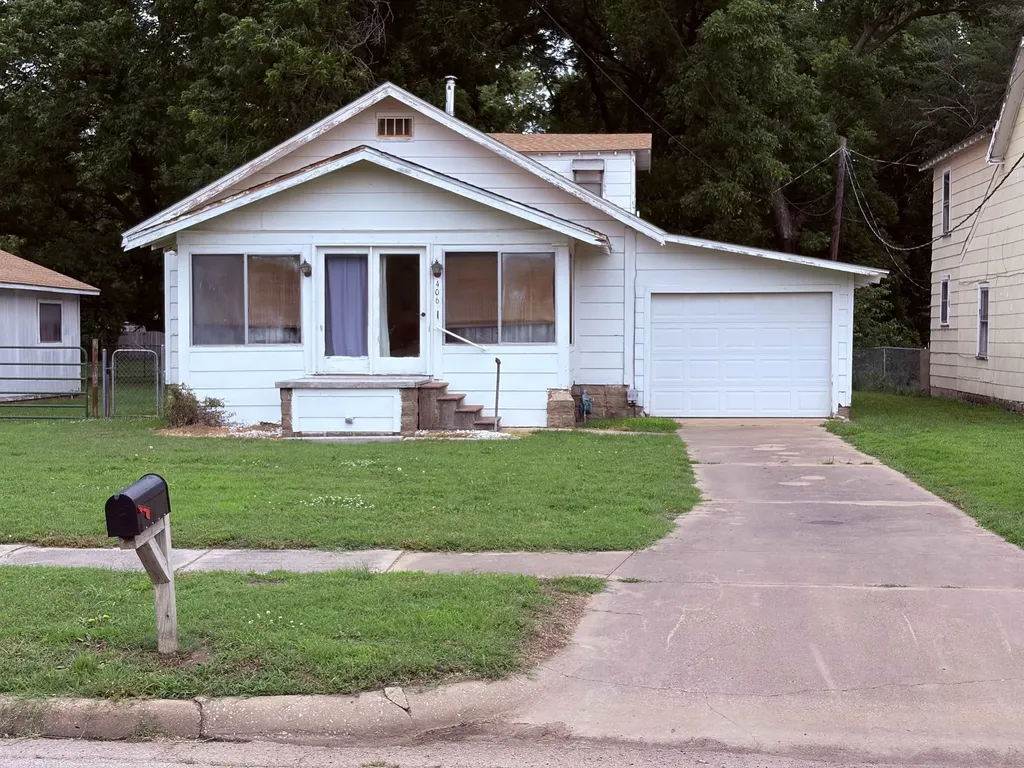 406 E 5th Avenue Winfield KS 67156