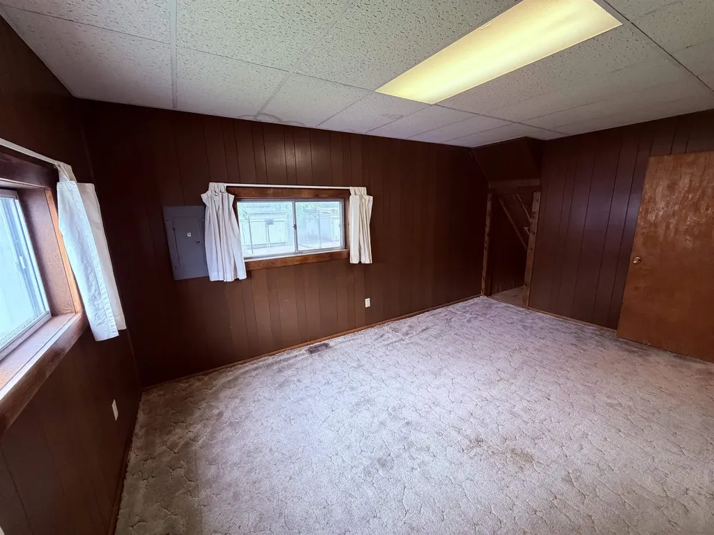 406 E 5th Avenue Winfield KS 67156