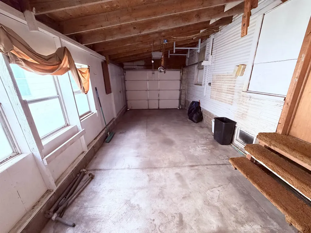 406 E 5th Avenue Winfield KS 67156