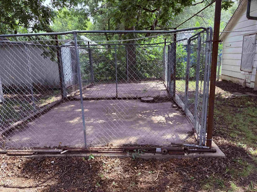 406 E 5th Avenue Winfield KS 67156