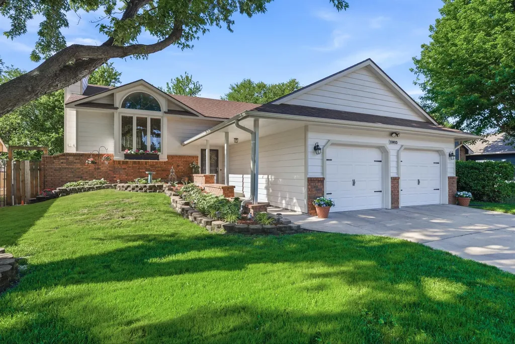 11803 W Rolling Hills Drive Wichita KS 67212