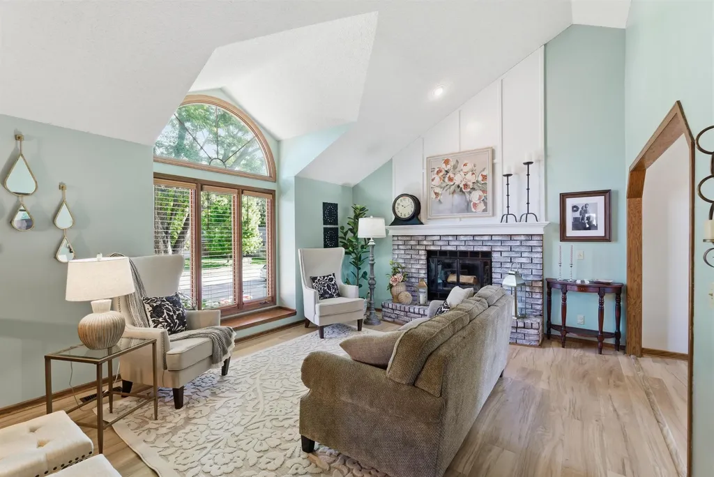 11803 W Rolling Hills Drive Wichita KS 67212