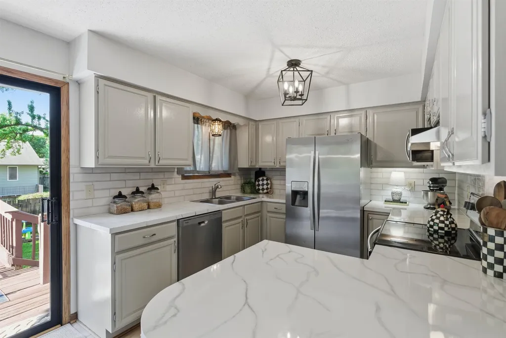 11803 W Rolling Hills Drive Wichita KS 67212