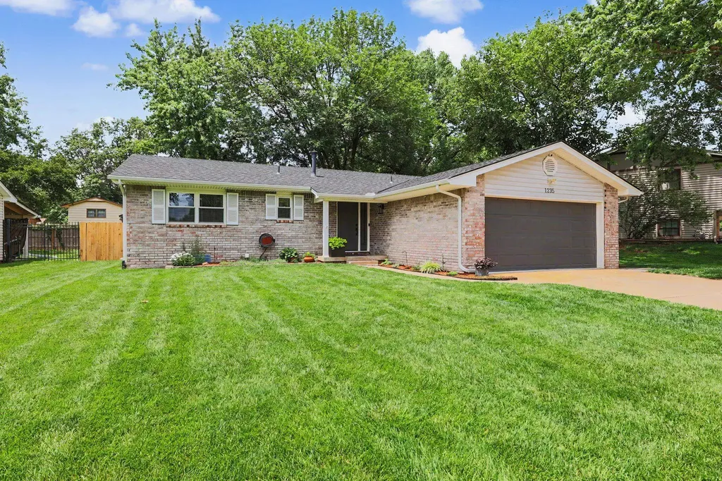 1235 N Sunset Wichita KS 67212